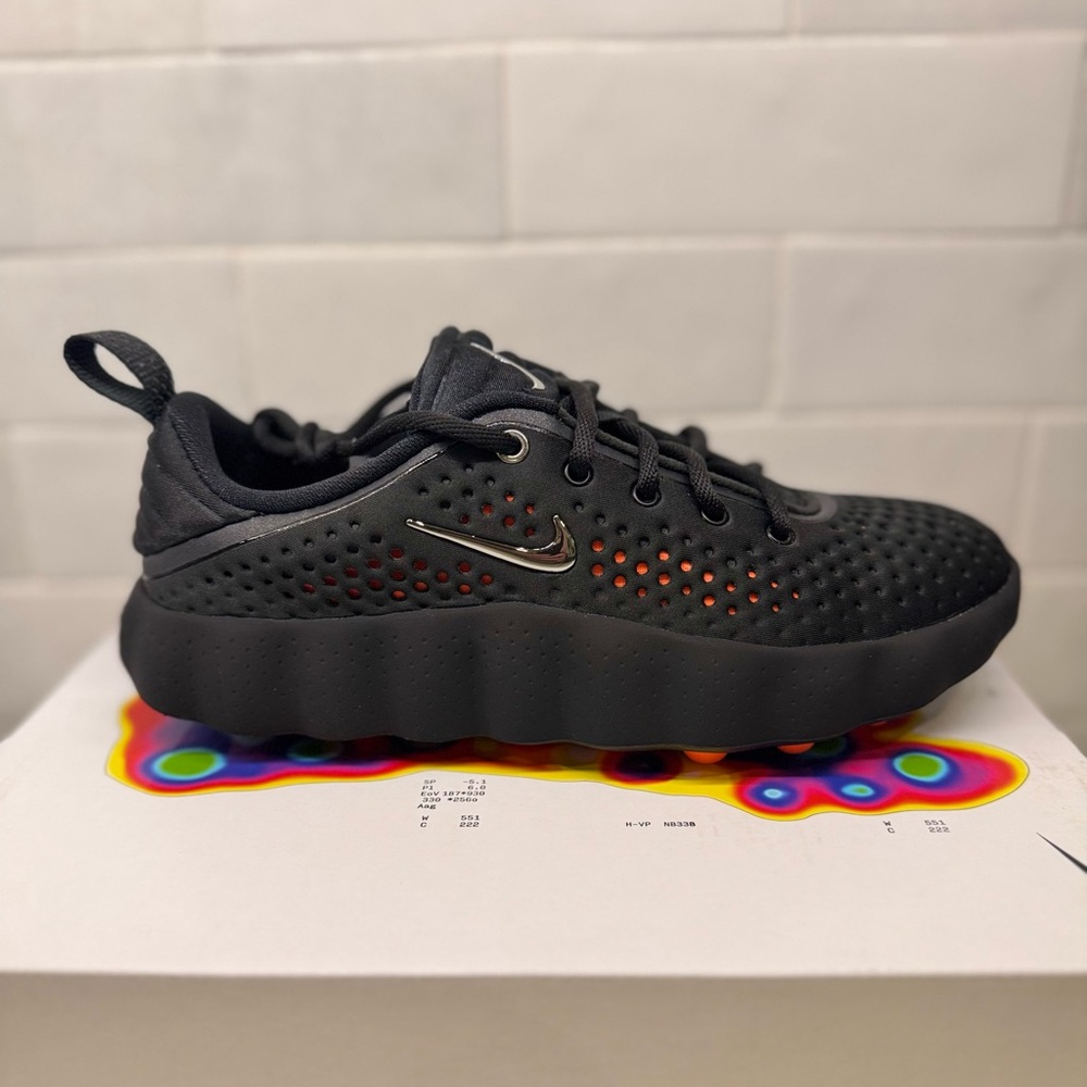 Nike Mind 002 Black Chrome - Hyper Crimson women’s Sz 6.5